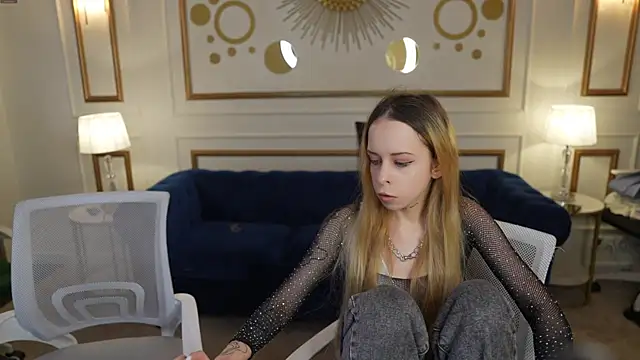 Luchi Sun online show from December 2025 11:19:01 AM