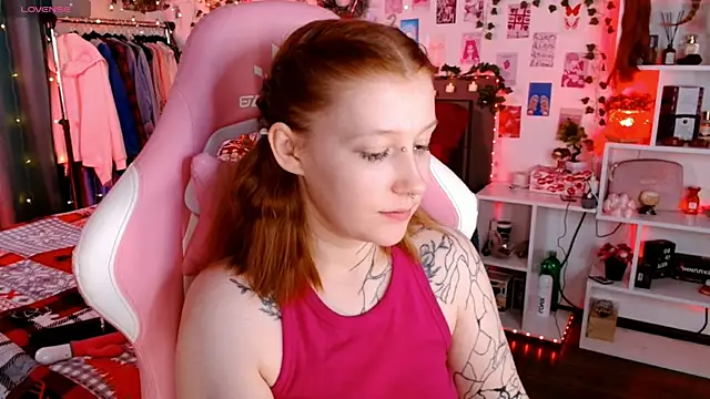 Ayla Hicks online show from November 2025 07:26:02 PM