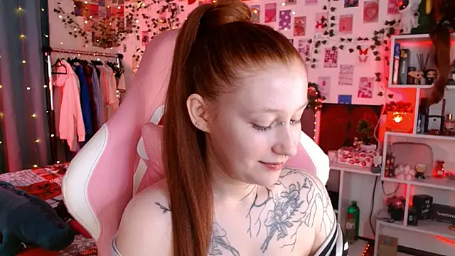 Ayla Hicks online show from December 2025 08:15:02 PM