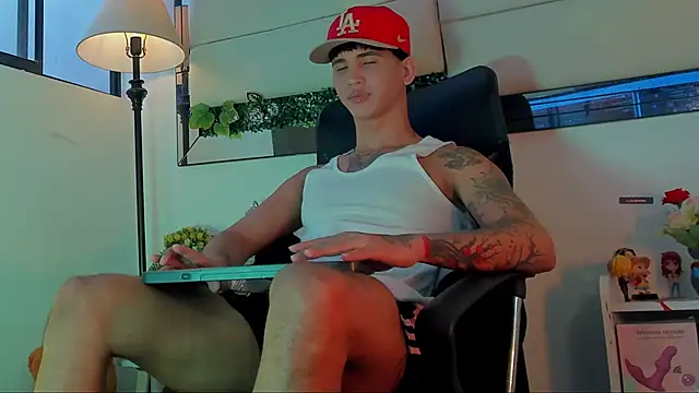 damian xxxl online show from November 2025 08:05:01 PM