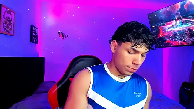 Adams Collins online show from December 2025 06:45:02 PM