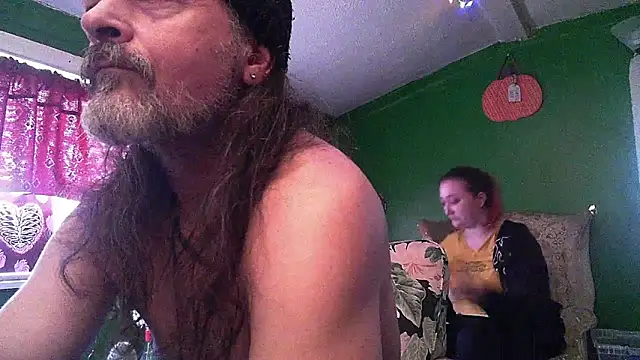HippieDad333 online show from April 2026 01:20:01 PM