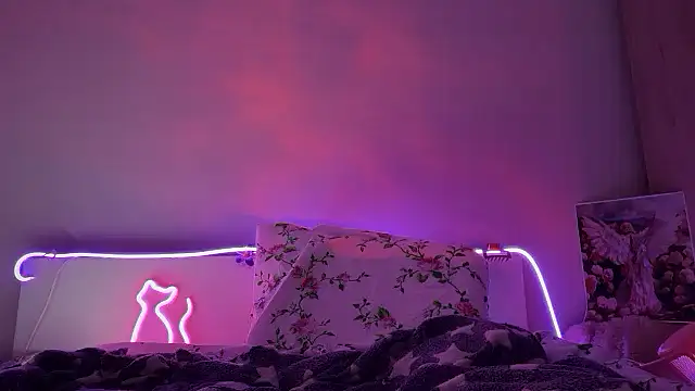 Snapshot of CandysRose chatting on October 2025 07:11:02 PM CandysRose online show from October 2025 07:11:02 PM