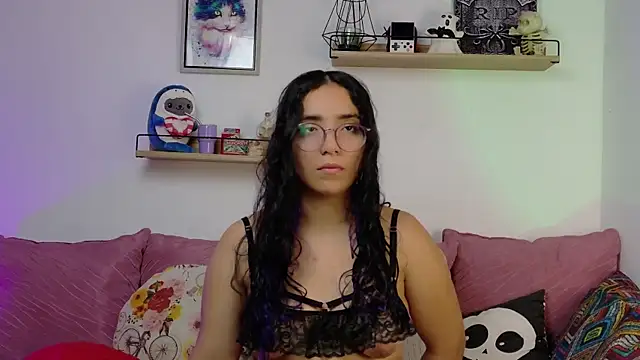 LucyDerby online show from November 2025 02:00:02 AM