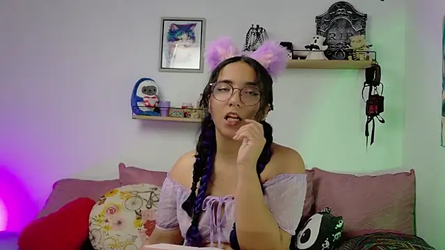 LucyDerby online show from December 2025 02:06:02 AM