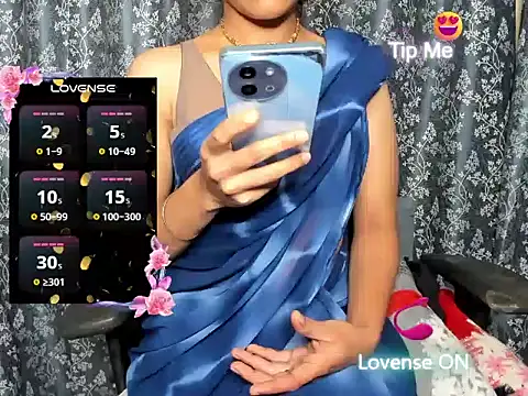 Queen-Bee143 online show from February 2026 03:04:01 AM