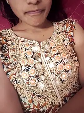 Queen-Bee143 online show from February 2026 04:42:01 AM