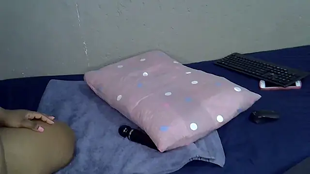 Snapshot of Bellabootie chatting on January 2026 01:43:01 AM Bellabootie online show from January 2026 01:43:01 AM