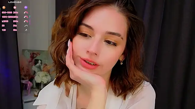 Snapshot of LunaraRada chatting on October 2025 12:09:02 PM LunaraRada online show from October 2025 12:09:02 PM