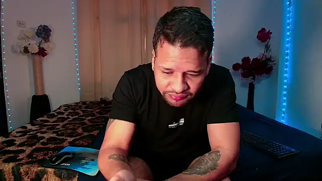 LucasGaeel online show from April 2026 12:54:01 PM