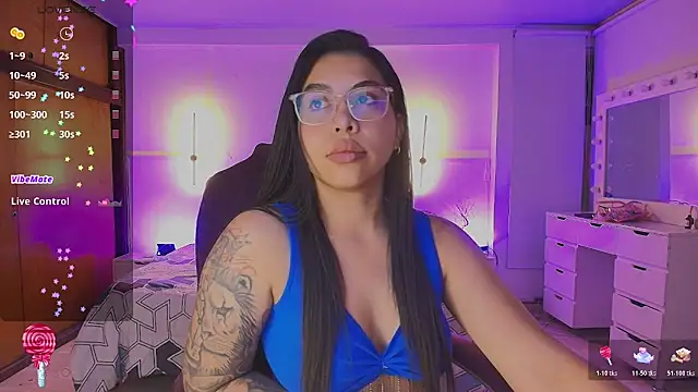 Snapshot of kloe28 chatting on June 2026 03:34:01 AM kloe28 online show from June 2026 03:34:01 AM