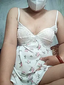 JinjinLy online show from October 2025 01:13:01 PM