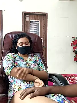 Snapshot of Love_Queen11 chatting on February 2026 08:07:02 AM Love Queen11 online show from February 2026 08:07:02 AM