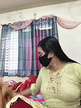 Snapshot of Love_Queen11 chatting on February 2026 08:41:01 AM Love Queen11 online show from February 2026 08:41:01 AM