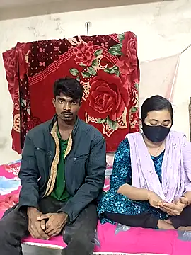 Snapshot of Love_Queen11 chatting on February 2026 04:03:02 PM Love Queen11 online show from February 2026 04:03:02 PM