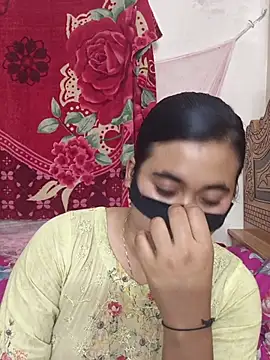 Snapshot of Love_Queen11 chatting on February 2026 04:02:01 PM Love Queen11 online show from February 2026 04:02:01 PM