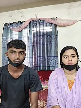 Snapshot of Love_Queen11 chatting on February 2026 08:35:02 AM Love Queen11 online show from February 2026 08:35:02 AM