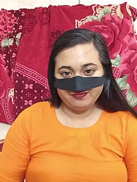 Snapshot of Love_Queen11 chatting on June 2026 04:18:01 PM Love Queen11 online show from June 2026 04:18:01 PM