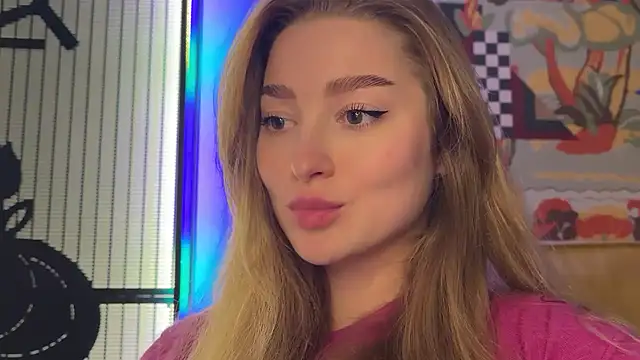 Fynariss online show from October 2025 04:50:01 PM