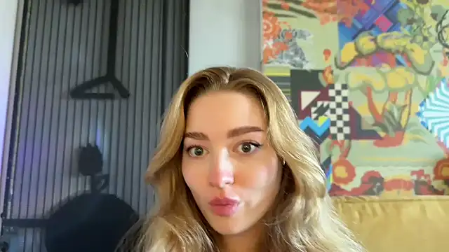 Fynariss online show from October 2025 10:56:02 AM