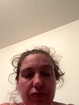 Snapshot of Eleanorxx chatting on October 2025 09:04:02 PM Eleanorxx online show from October 2025 09:04:02 PM