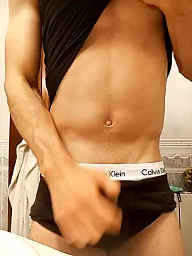 ruiiizz online show from April 2026 05:50:01 PM