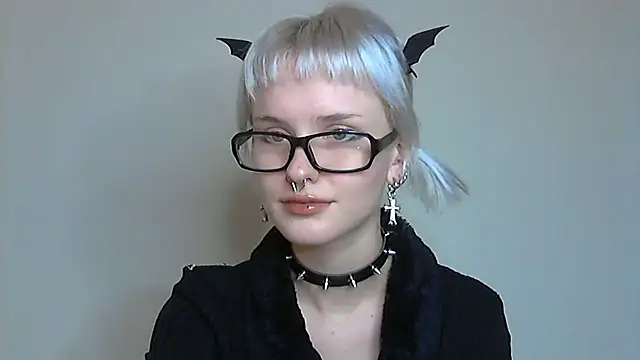 Paradoxy  online show from October 2025 07:45:02 PM