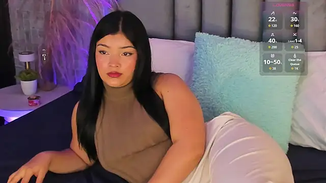 Snapshot of EmmaBlossom chatting on October 2025 07:15:02 PM EmmaBlossom online show from October 2025 07:15:02 PM