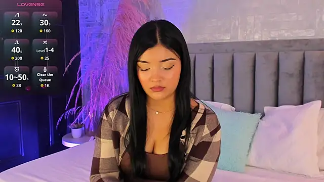 Snapshot of EmmaBlossom chatting on November 2025 07:25:02 PM EmmaBlossom online show from November 2025 07:25:02 PM