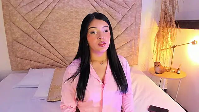 Snapshot of EmmaBlossom chatting on December 2025 07:22:01 PM EmmaBlossom online show from December 2025 07:22:01 PM