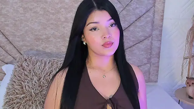 Snapshot of EmmaBlossom chatting on December 2025 12:46:02 PM EmmaBlossom online show from December 2025 12:46:02 PM