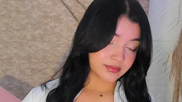 Snapshot of EmmaBlossom chatting on January 2026 12:29:02 PM EmmaBlossom online show from January 2026 12:29:02 PM