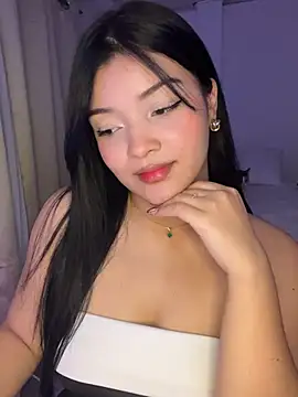 Snapshot of EmmaBlossom chatting on January 2026 02:05:02 AM EmmaBlossom online show from January 2026 02:05:02 AM