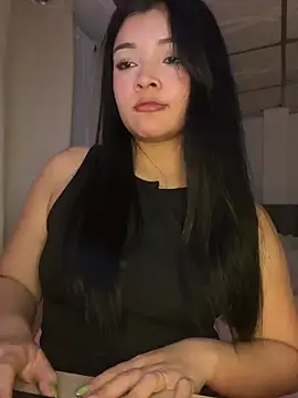 Snapshot of EmmaBlossom chatting on January 2026 03:44:01 AM EmmaBlossom online show from January 2026 03:44:01 AM