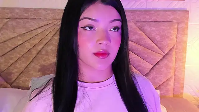 Snapshot of EmmaBlossom chatting on February 2026 12:31:01 PM EmmaBlossom online show from February 2026 12:31:01 PM