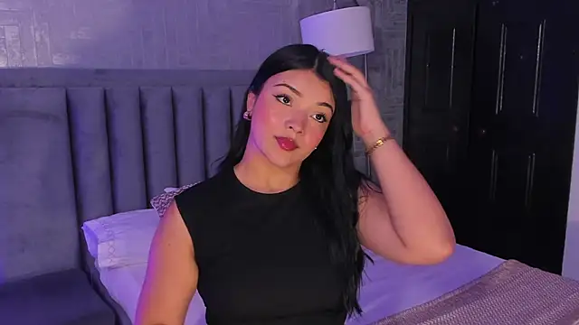 Snapshot of EmmaBlossom chatting on June 2026 08:30:02 PM EmmaBlossom online show from June 2026 08:30:02 PM