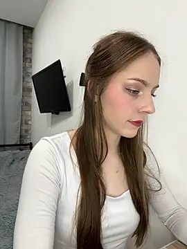 Im Regina online show from November 2025 04:49:01 PM