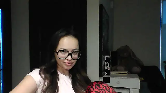 Elyrisse online show from October 2025 11:54:02 PM
