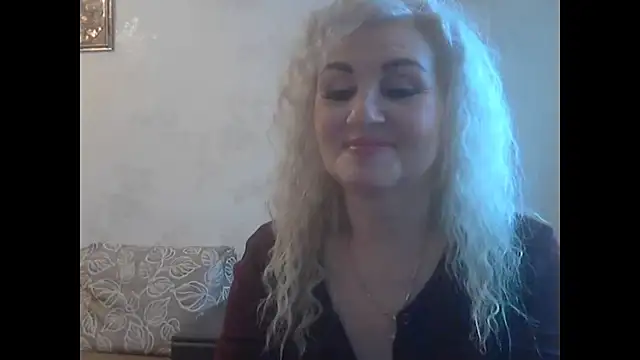 Snapshot of LadySexyBlond chatting on April 2026 04:43:01 AM LadySexyBlond online show from April 2026 04:43:01 AM