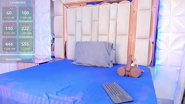 Sarah Adamss online show from November 2025 12:19:02 PM