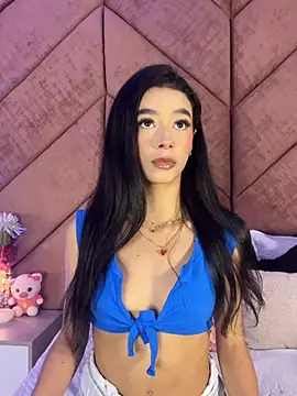 Snapshot of ChloeRosses chatting on February 2026 02:38:01 AM ChloeRosses online show from February 2026 02:38:01 AM