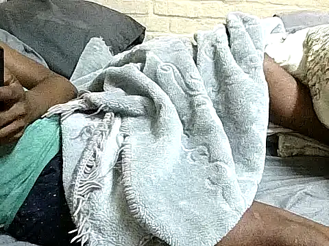 Snapshot of Mshayiwesinqe chatting on October 2025 01:44:01 PM Mshayiwesinqe online show from October 2025 01:44:01 PM