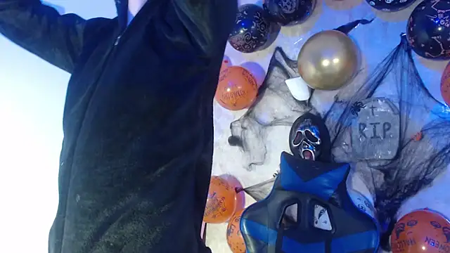 Aaron Foxxx online show from October 2025 01:36:03 PM