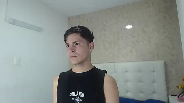 Aaron Foxxx online show from December 2025 08:25:01 PM