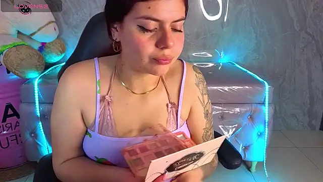 Snapshot of draviana_a_ chatting on February 2026 03:03:02 AM draviana a online show from February 2026 03:03:02 AM