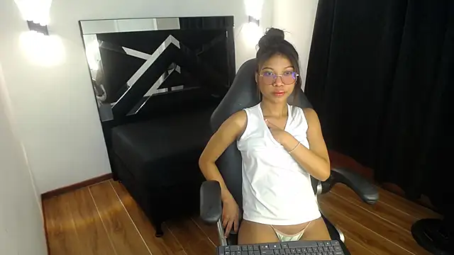 MarianaRojas  online show from November 2025 03:15:01 AM