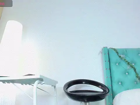 Snapshot of Alana_dreams08 chatting on October 2025 04:40:01 AM Alana dreams08 online show from October 2025 04:40:01 AM