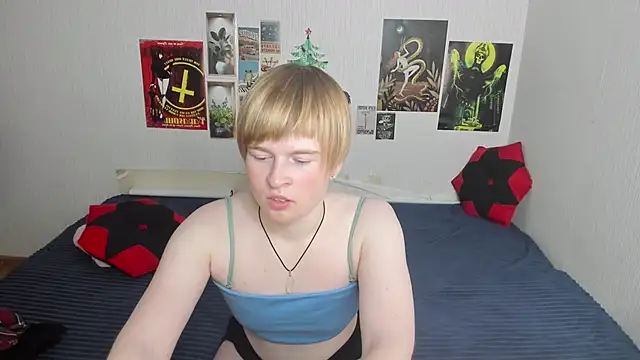 Cattie w  online show from April 2026 01:08:01 AM