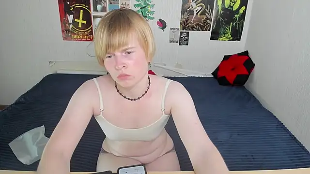 Snapshot of Cattie_w_ chatting on June 2026 01:19:02 AM Cattie w online show from June 2026 01:19:02 AM