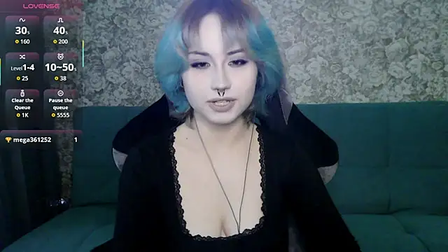 Snapshot of LeisaHopperstad chatting on April 2026 02:20:01 PM LeisaHopperstad online show from April 2026 02:20:01 PM